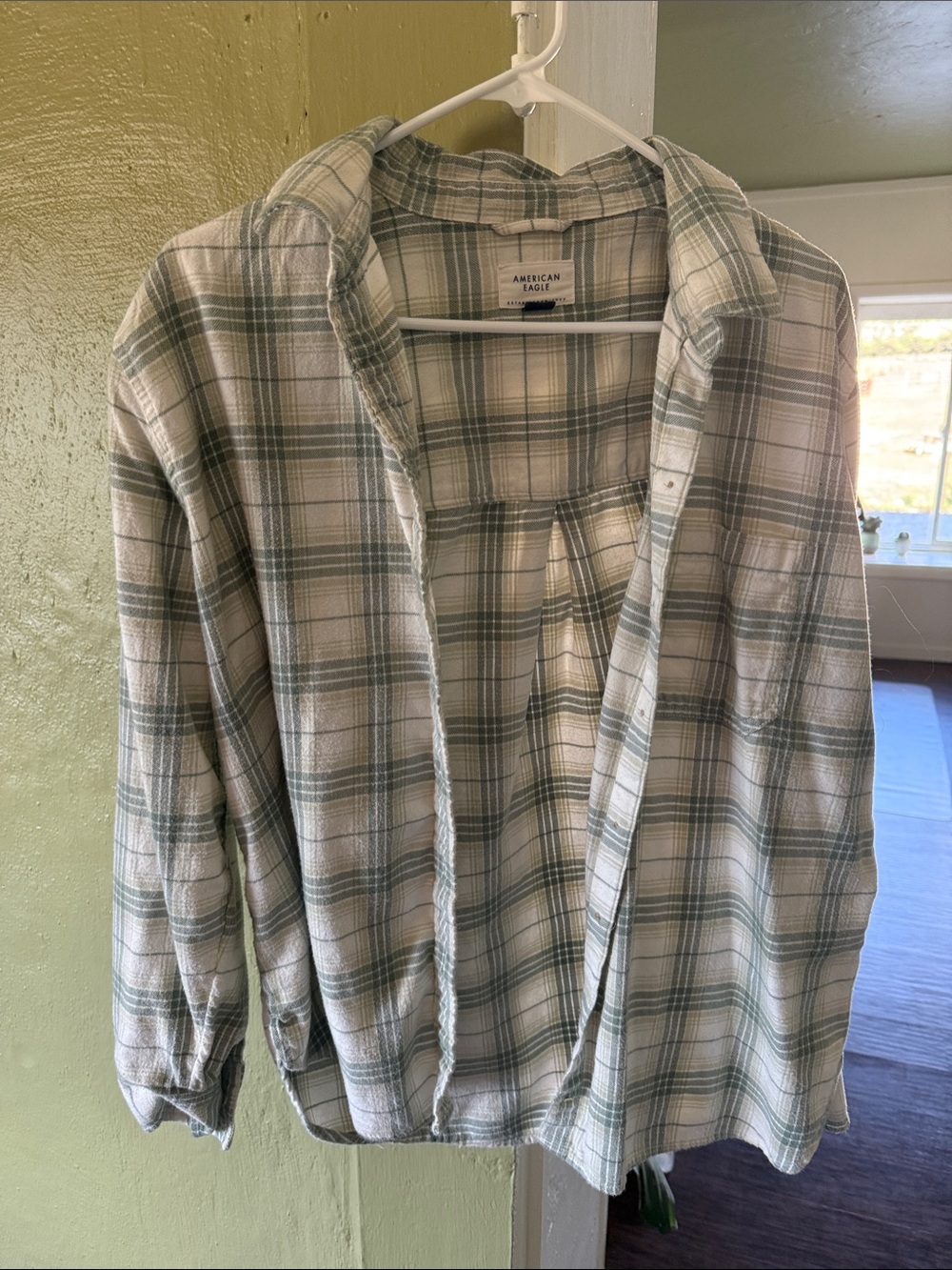 American Eagle Outfitters Green & Cream Plaid Lightweight Shirt Jacket